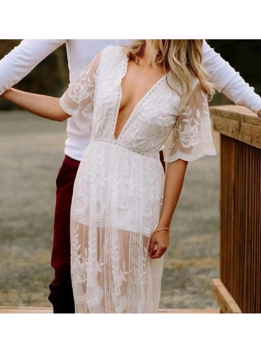 NWT Honey Punch White embroidered Lace romper with Maxi lace overlay MEDIUM